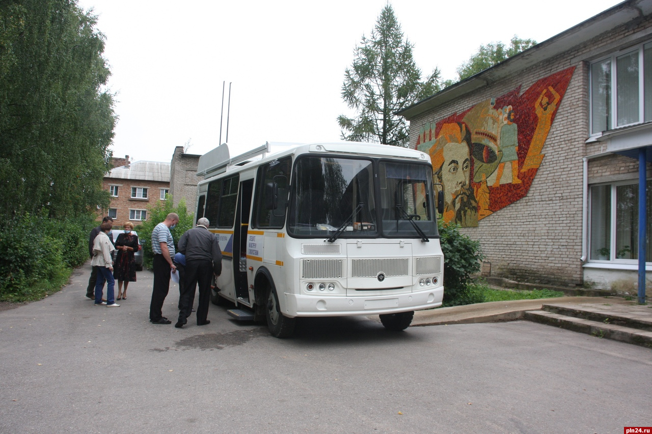 Пламя газета кунья. Автоклуб Псков. Автоклуб Псков культура. Культурный клуб на колесах. Пламя Кунья газета.