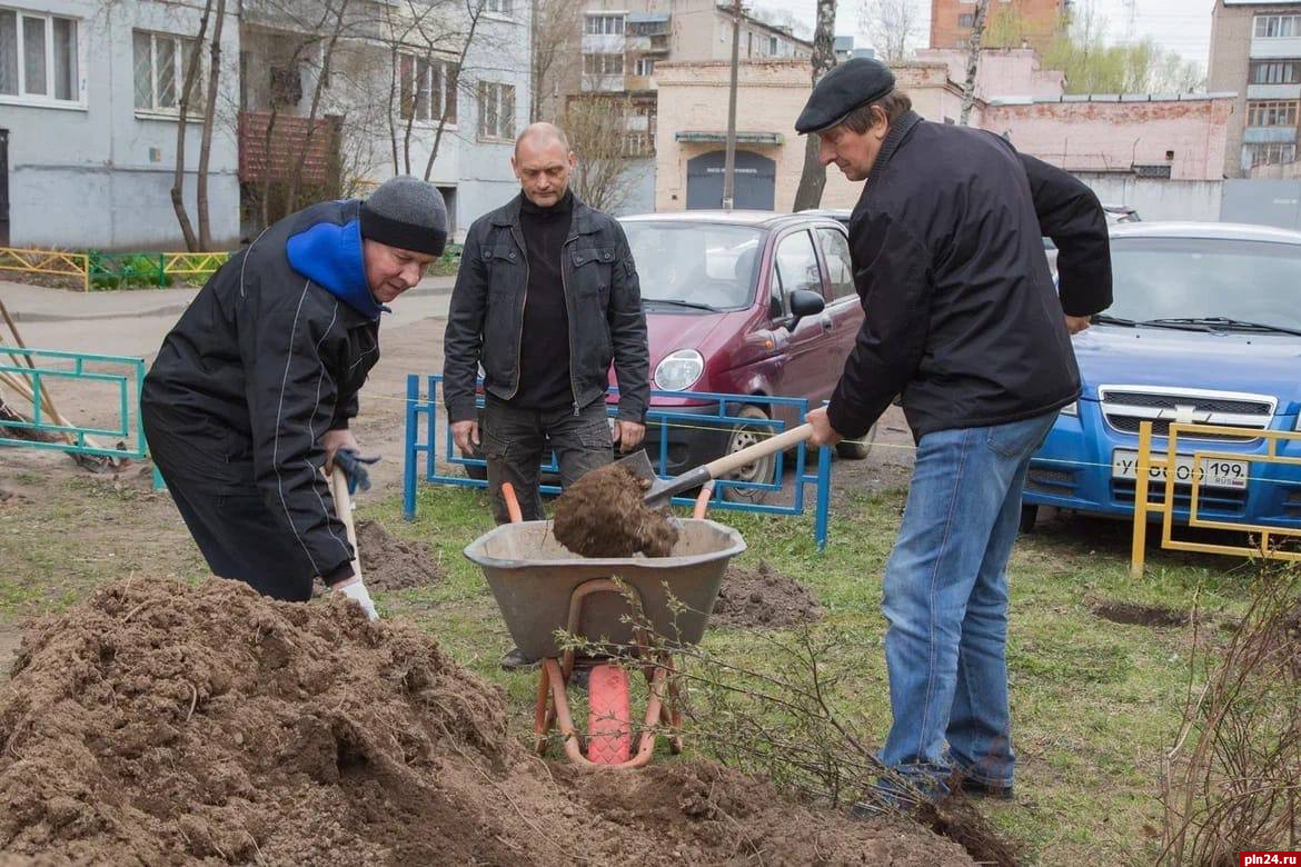 Даты весенних общегородских субботников определили в Великих Луках :  Псковская Лента Новостей / ПЛН