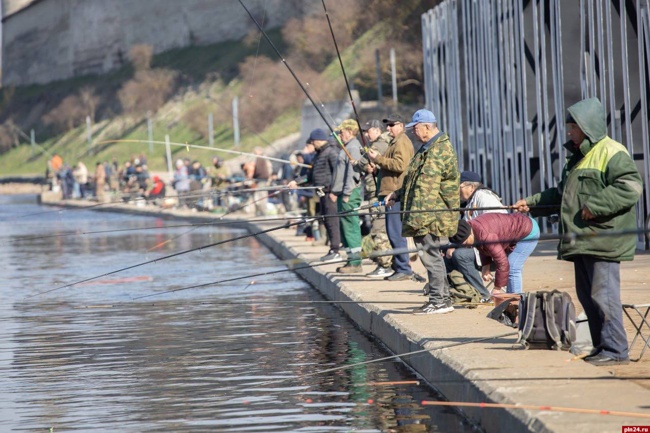 Где в России можно поехать на рыбалку подержать удочку?