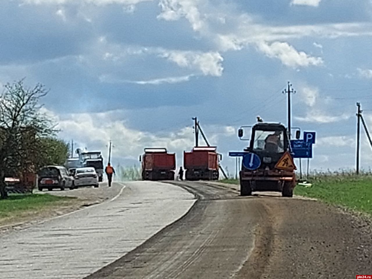 Новгородка псковская область. Асфальт. Автодорога. Дорога асфальт. Ремонт дороги фото.