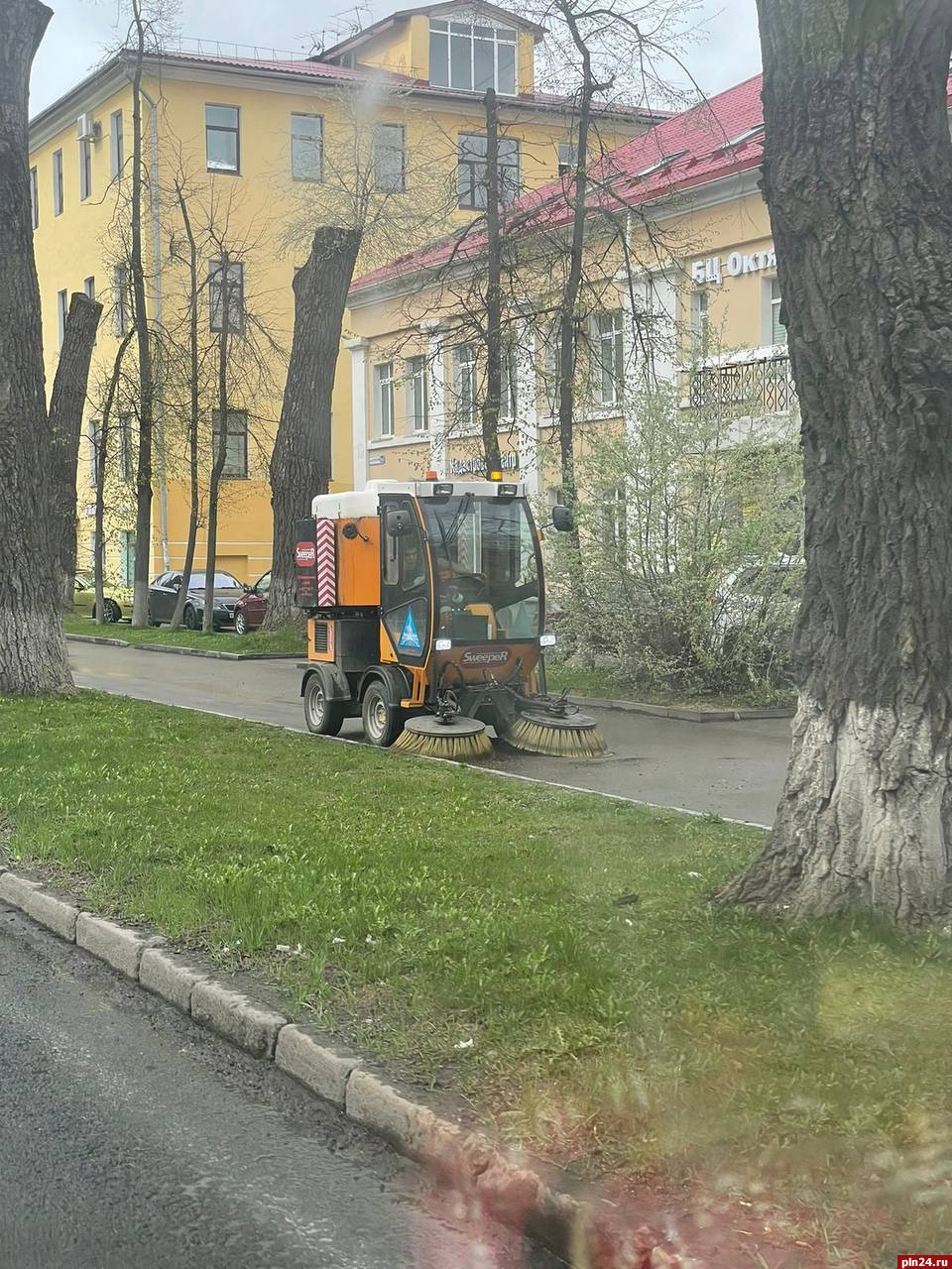 Весне дорогу»: как улицы Пскова приводят в порядок : Псковская Лента  Новостей / ПЛН