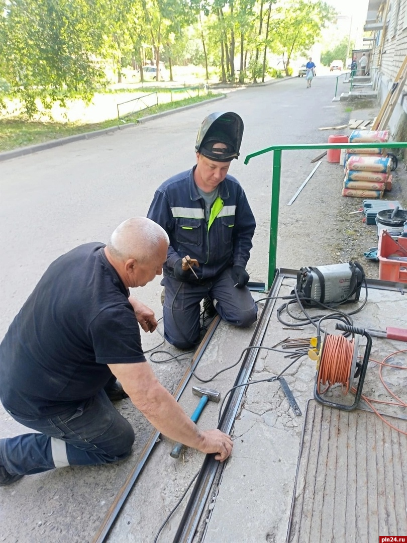 Ремонт дворов продолжается в Великих Луках : Псковская Лента Новостей / ПЛН