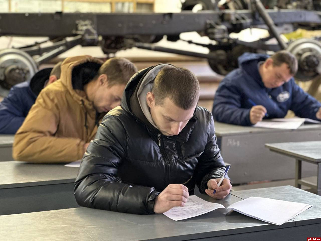 Первый этап конкурса «Лучший по профессии» среди водителей автобусов  состоялся в Пскове : Псковская Лента Новостей / ПЛН