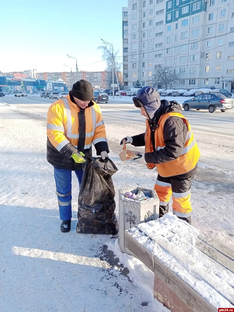 Принята подсобным рабочим