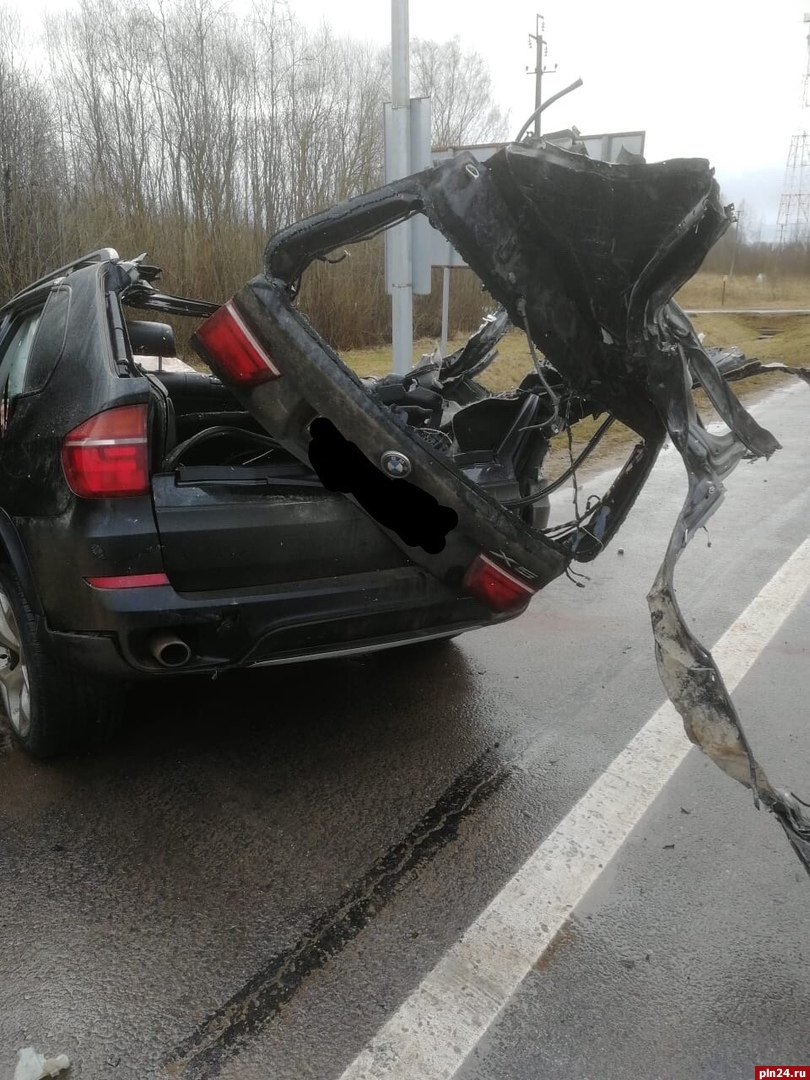 Пассажир BMW X5 погиб в ДТП на трассе в Псковской области : Псковская Лента  Новостей / ПЛН