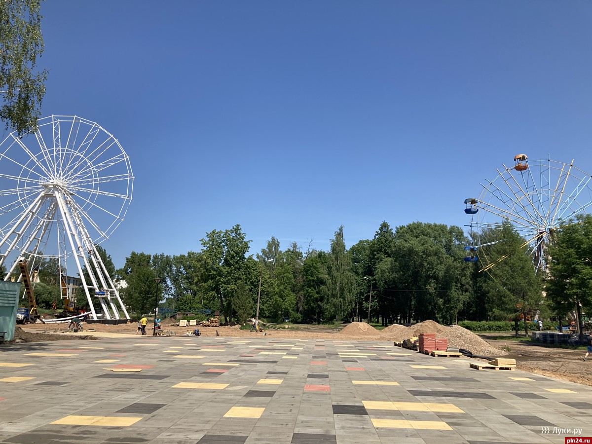 Старое колесо обозрения демонтируют в Великих Луках : Псковская Лента  Новостей / ПЛН