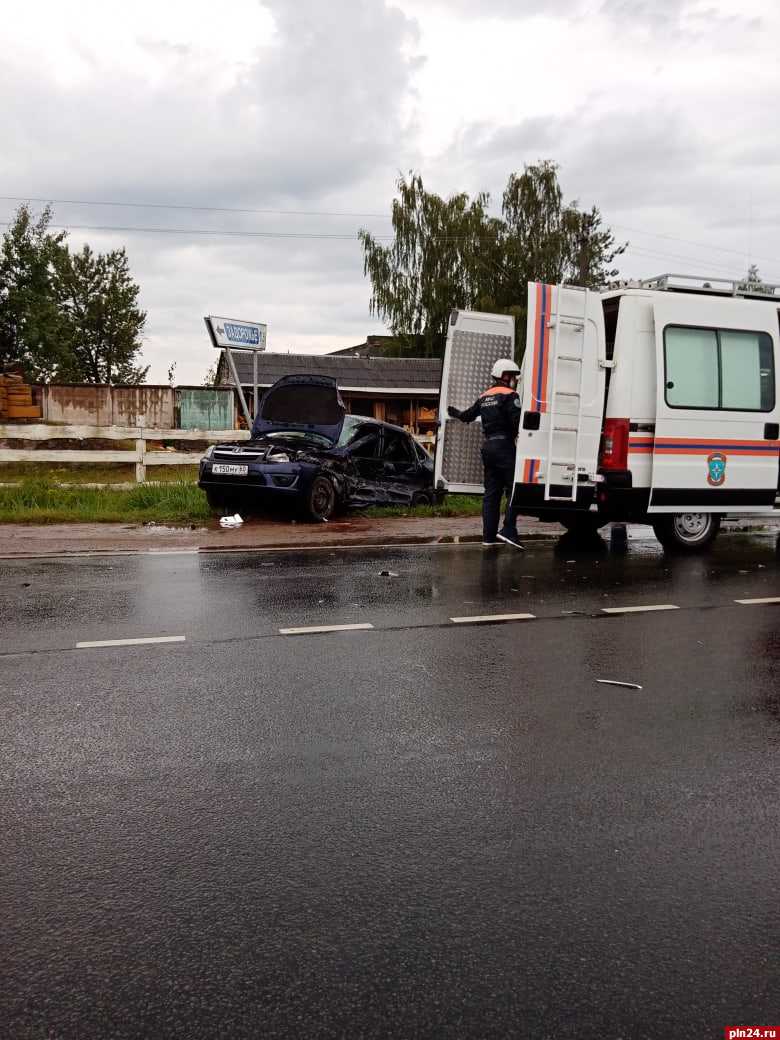 Два человека пострадали при столкновении двух автомобилей в Неелово :  Псковская Лента Новостей / ПЛН