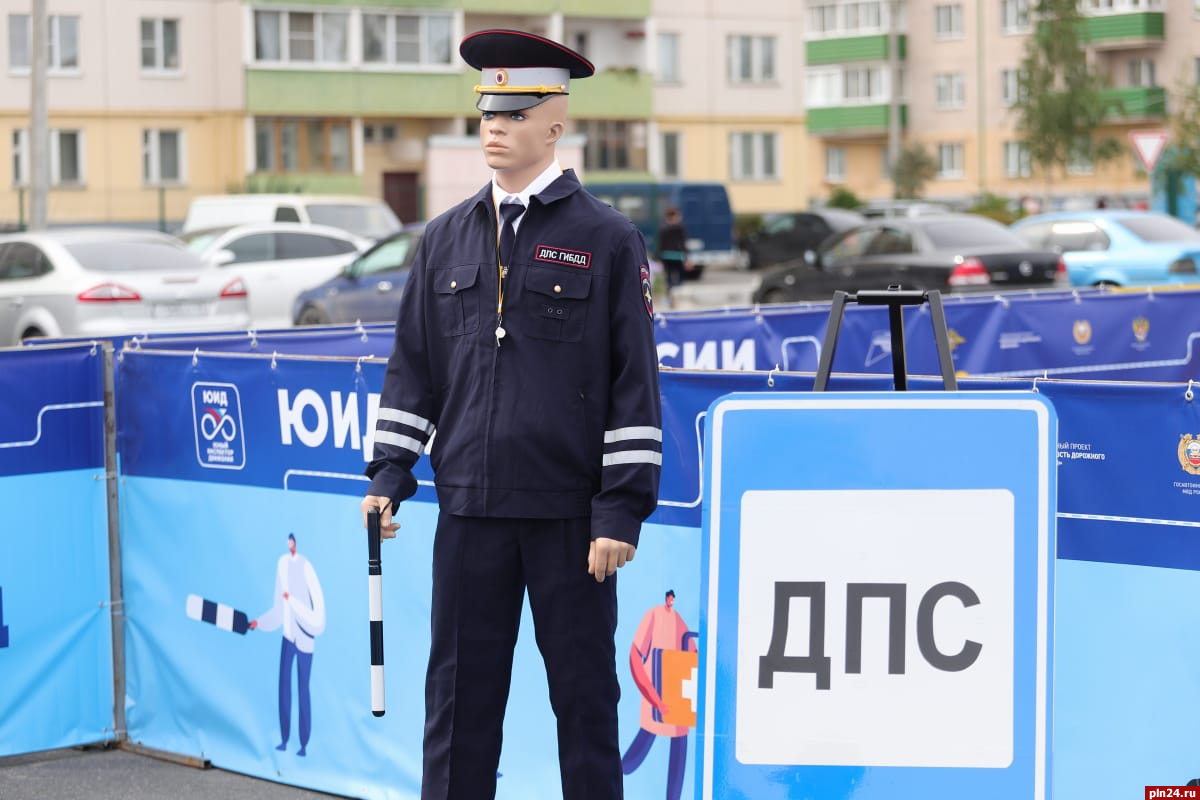 Детский автогородок работает у «Акваполиса». ФОТО : Псковская Лента  Новостей / ПЛН