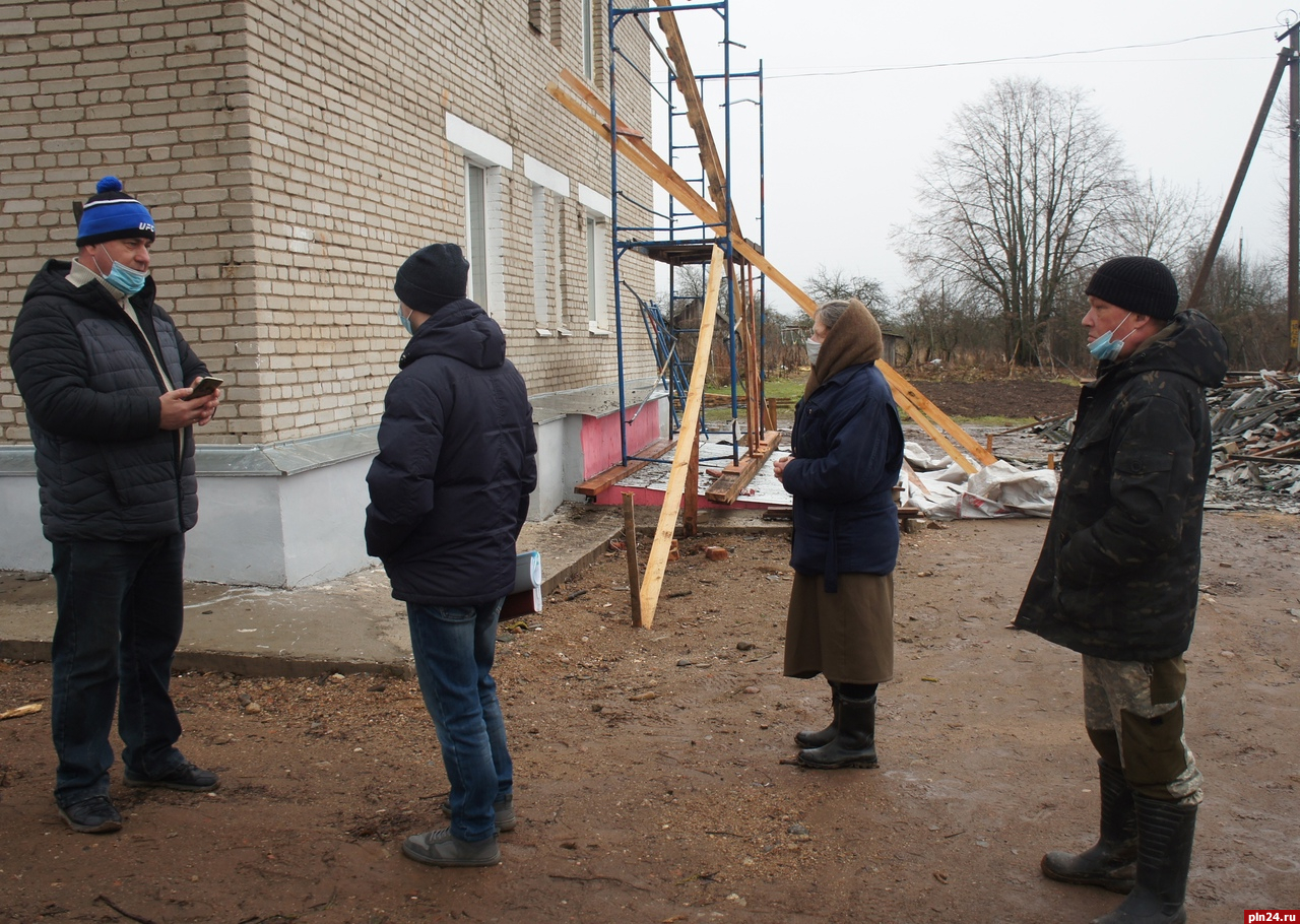 В Новоржевском районе подрядчик с сентября не может отремонтировать крышу  двухэтажки : Псковская Лента Новостей / ПЛН