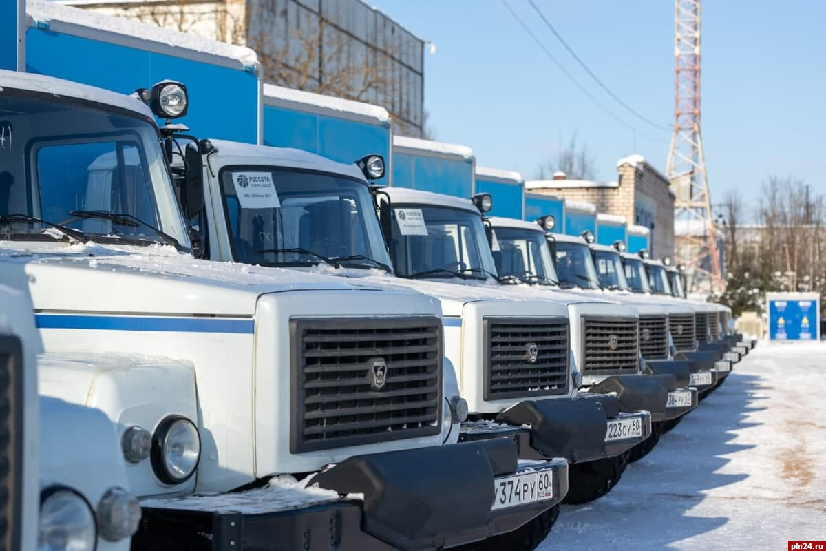 Ключи от новых автомобилей получили псковские энергетики : Псковская Лента  Новостей / ПЛН