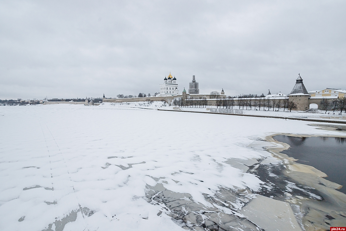 Потепление в январе. Псков климат. Водный климат Псков. Кремль в Пскове малый Ледниковый период. Талед.