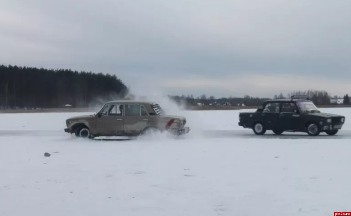 Автолюбителей в Великих Луках наказали за дрифт на замерзшем пруду :  Псковская Лента Новостей / ПЛН