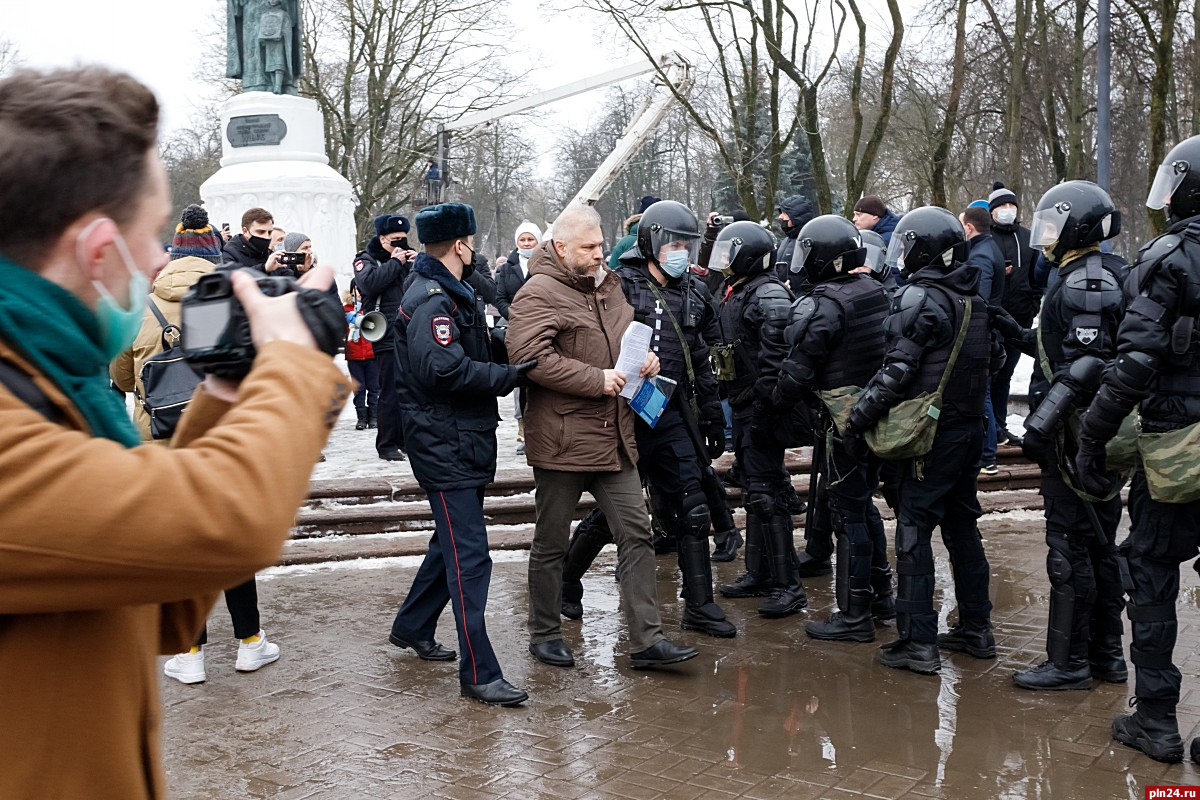 Псковичей предупреждают об ответственности за участие в несанкционированных  акциях : Псковская Лента Новостей / ПЛН