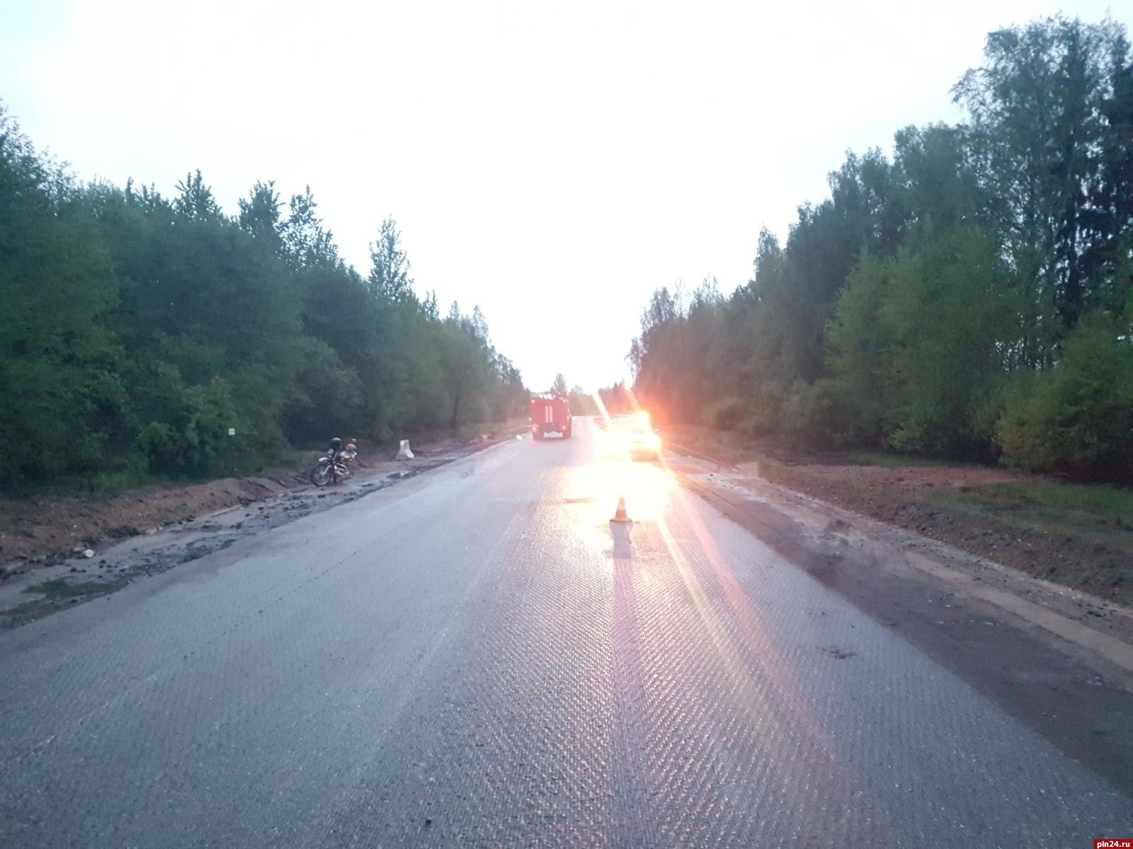 Водитель пострадал в результате столкновения двух автомобилей в Дно. ФОТО :  Псковская Лента Новостей / ПЛН