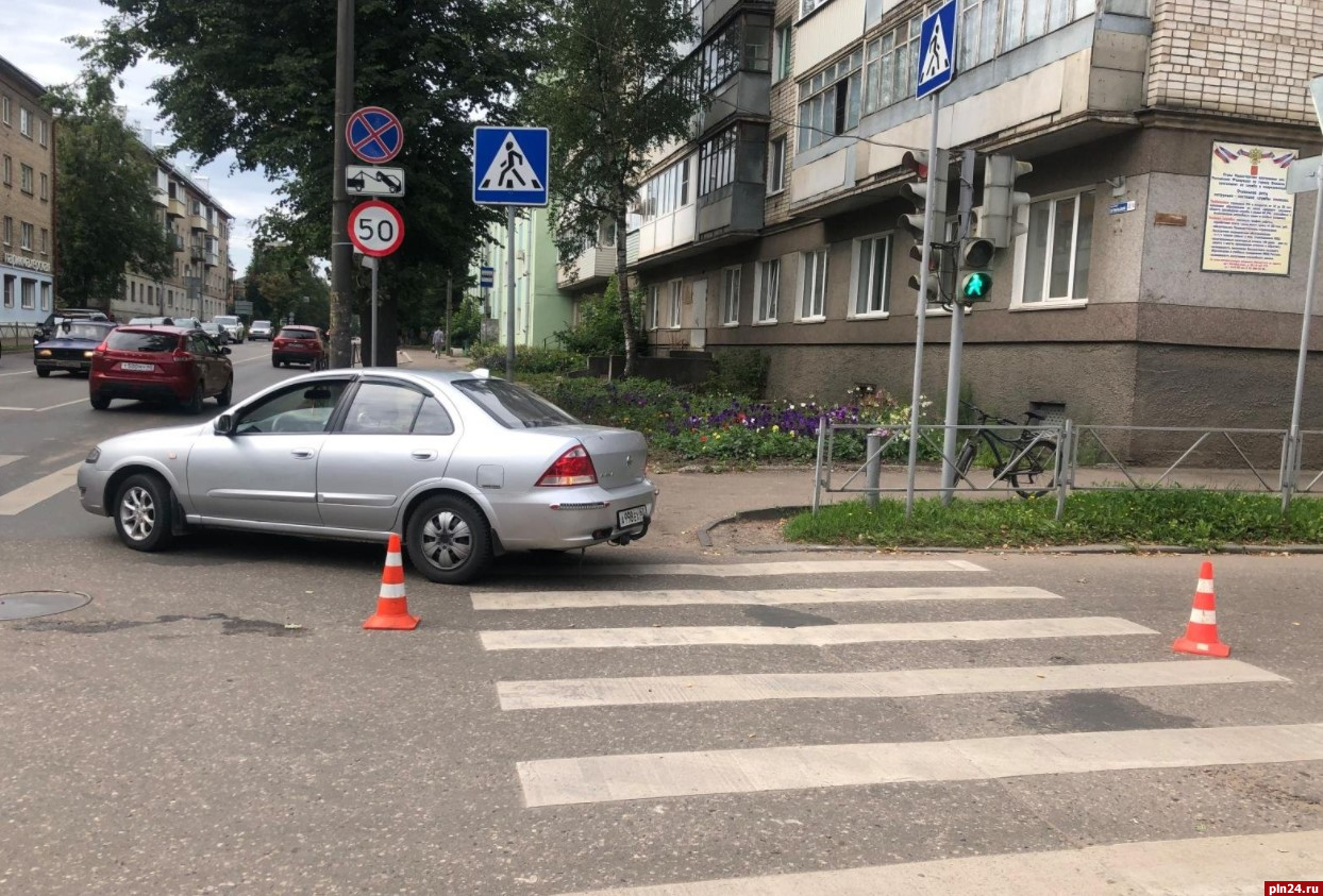 Пьяный велосипедист врезался в автомобиль в Великих Луках : Псковская Лента  Новостей / ПЛН