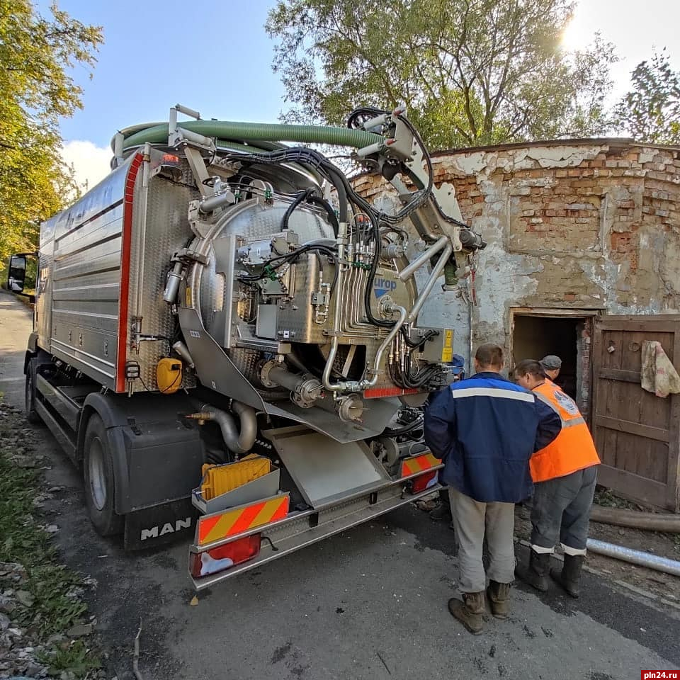 Новая гидродинамическая машина псковского «Горводоканала» прошла первое  «боевое крещение» : Псковская Лента Новостей / ПЛН