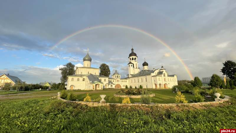 Псков Горького 1а Церковь