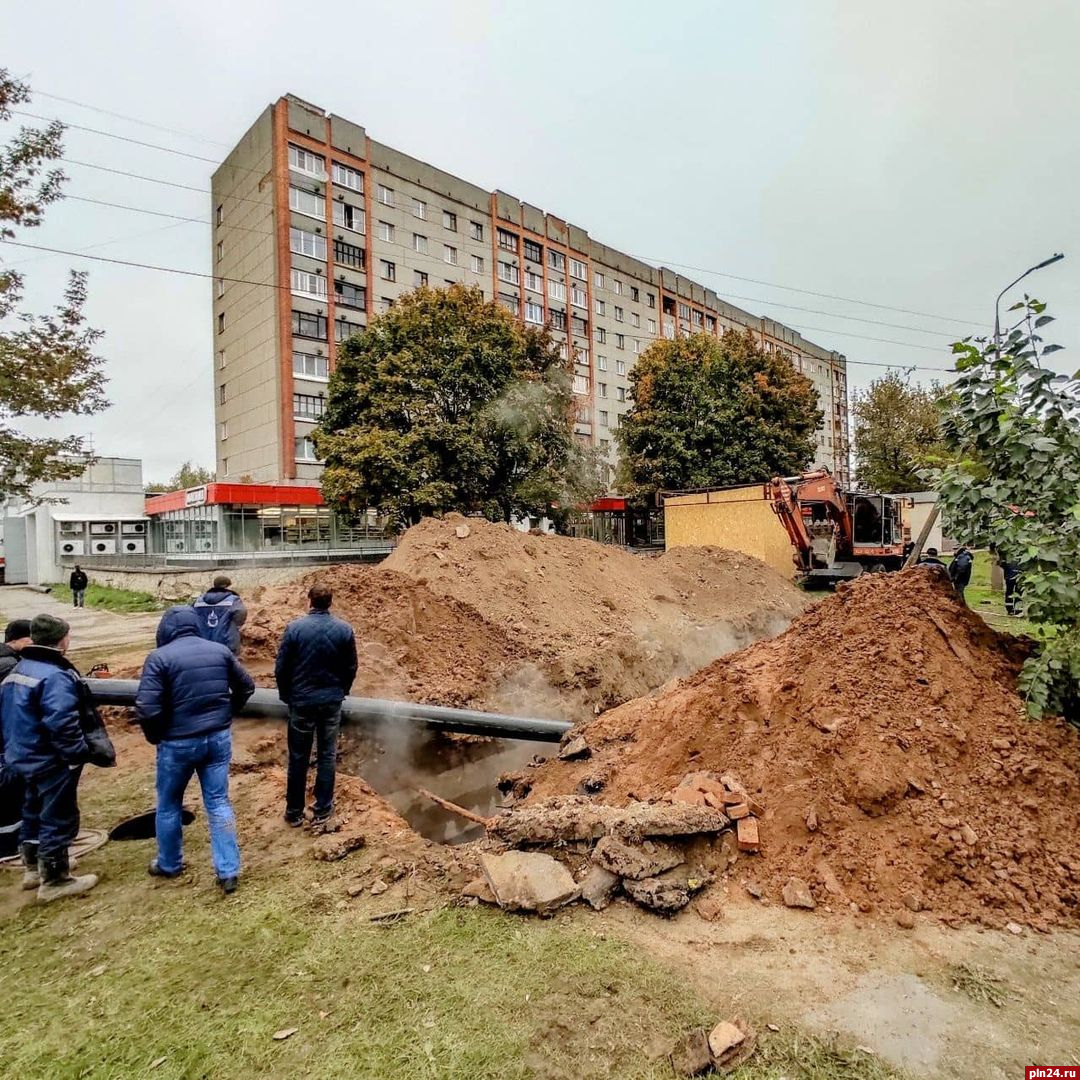 Монтаж нового трубопровода идет на Рижском проспекте в Пскове : Псковская  Лента Новостей / ПЛН