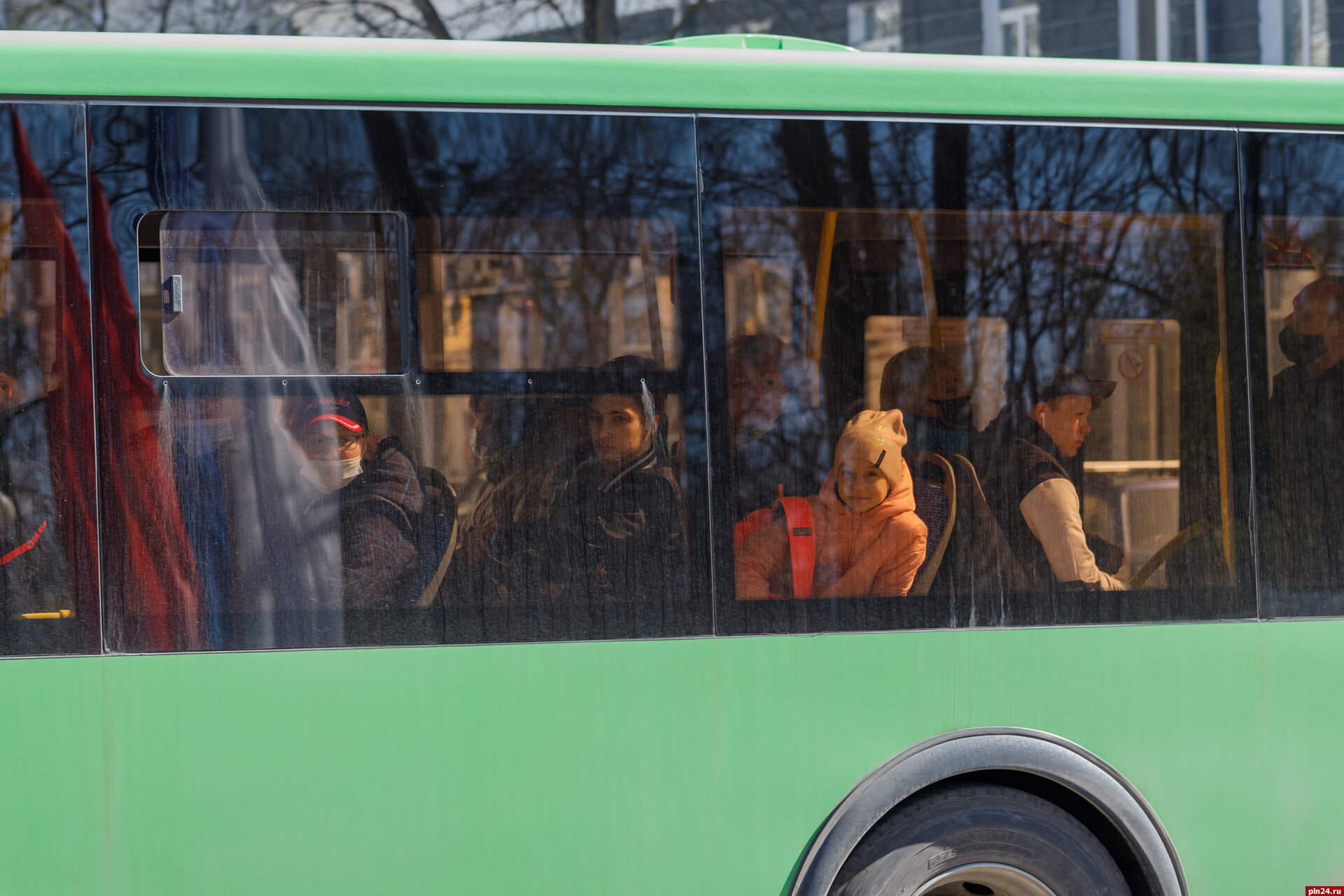 В дорожном комитете псковичам ответили на вопрос о возмещении затрат на  школьные проездные : Псковская Лента Новостей / ПЛН