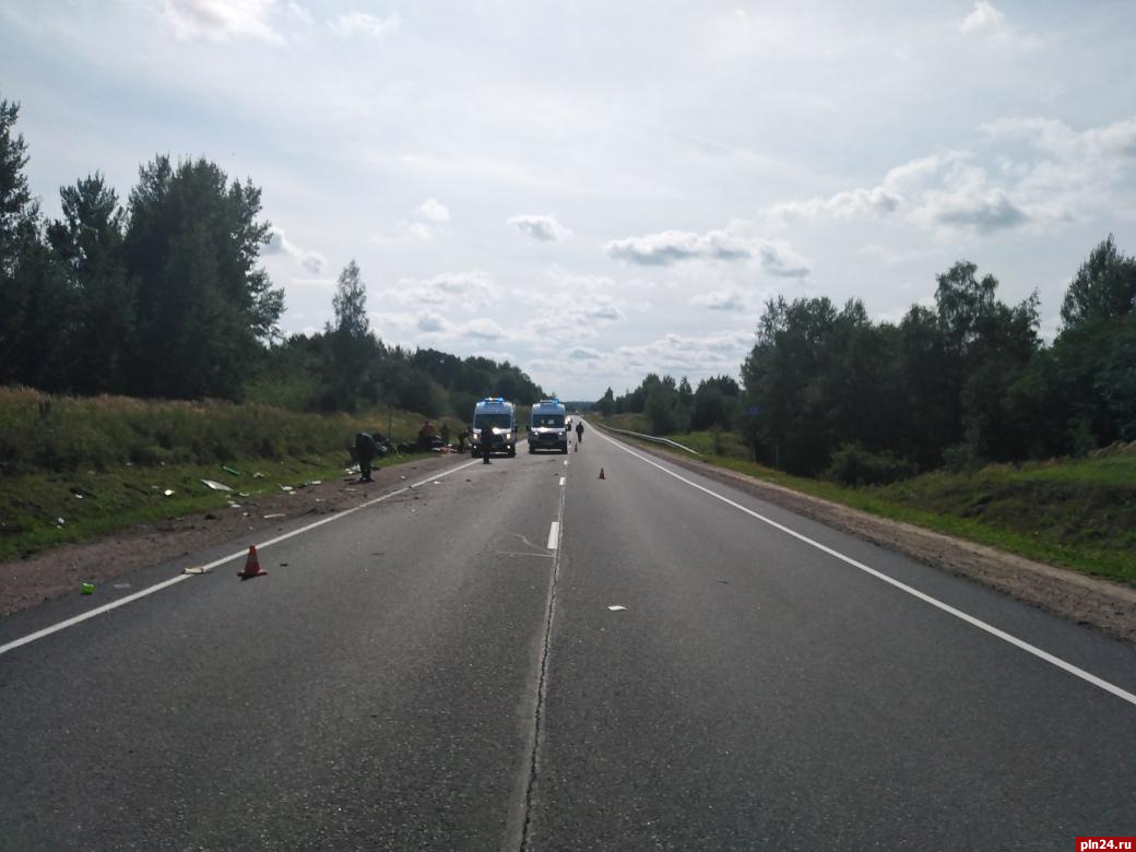 В Псковской области утомленный водитель чуть не убил семью и попал под суд  : Псковская Лента Новостей / ПЛН