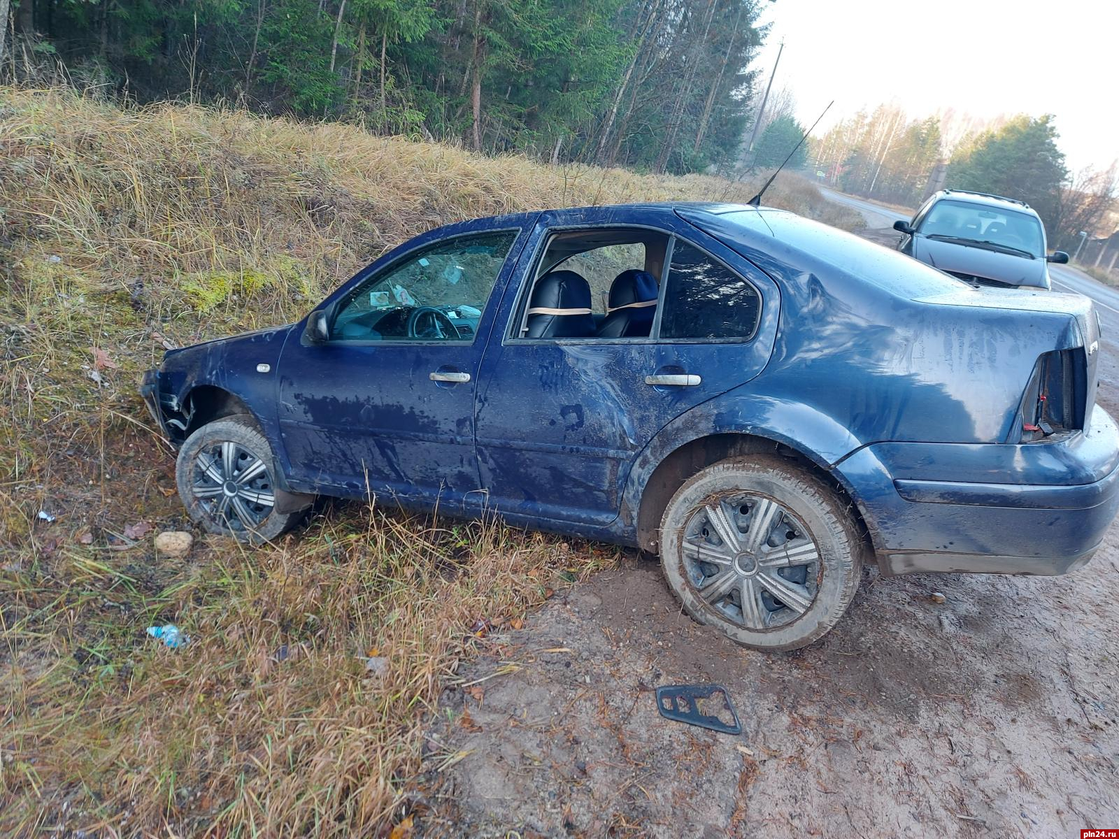 Водитель получил травмы при съезде автомобиля в кювет в Опочецком районе :  Псковская Лента Новостей / ПЛН