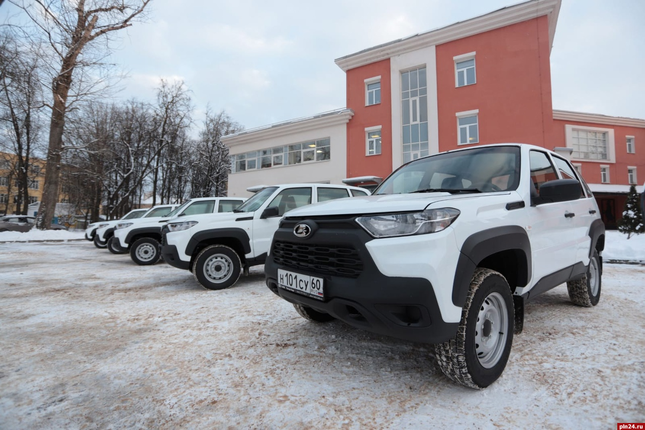 Пять глав псковских сельских поселений получили автомобили за активную  работу : Псковская Лента Новостей / ПЛН