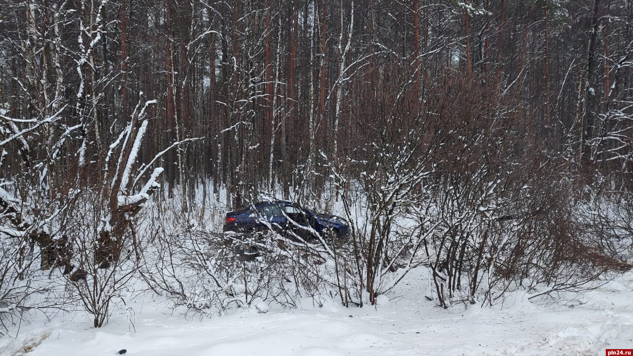 Женщина попала в ДТП в Псковском районе, в машине были два ребенка