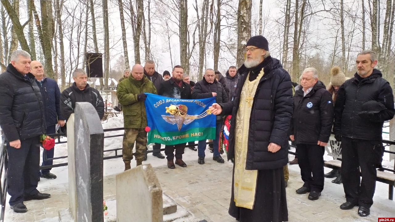 В Великих Луках открыли памятник герою-десантнику Сергею Шикову : Псковская  Лента Новостей / ПЛН