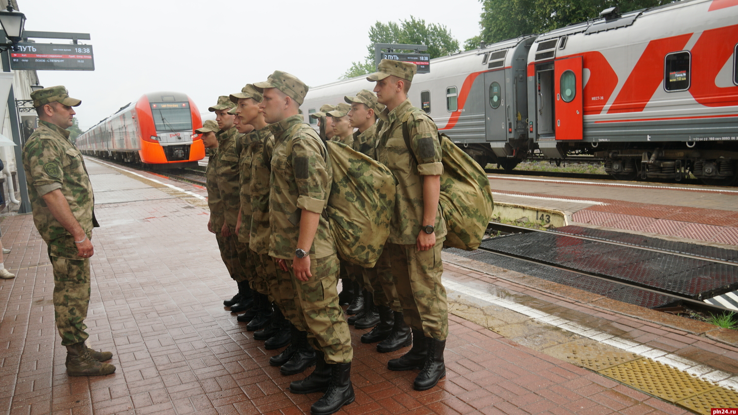 Группу псковских призывников направили на службу в воинские части Росгвардии  : Псковская Лента Новостей / ПЛН