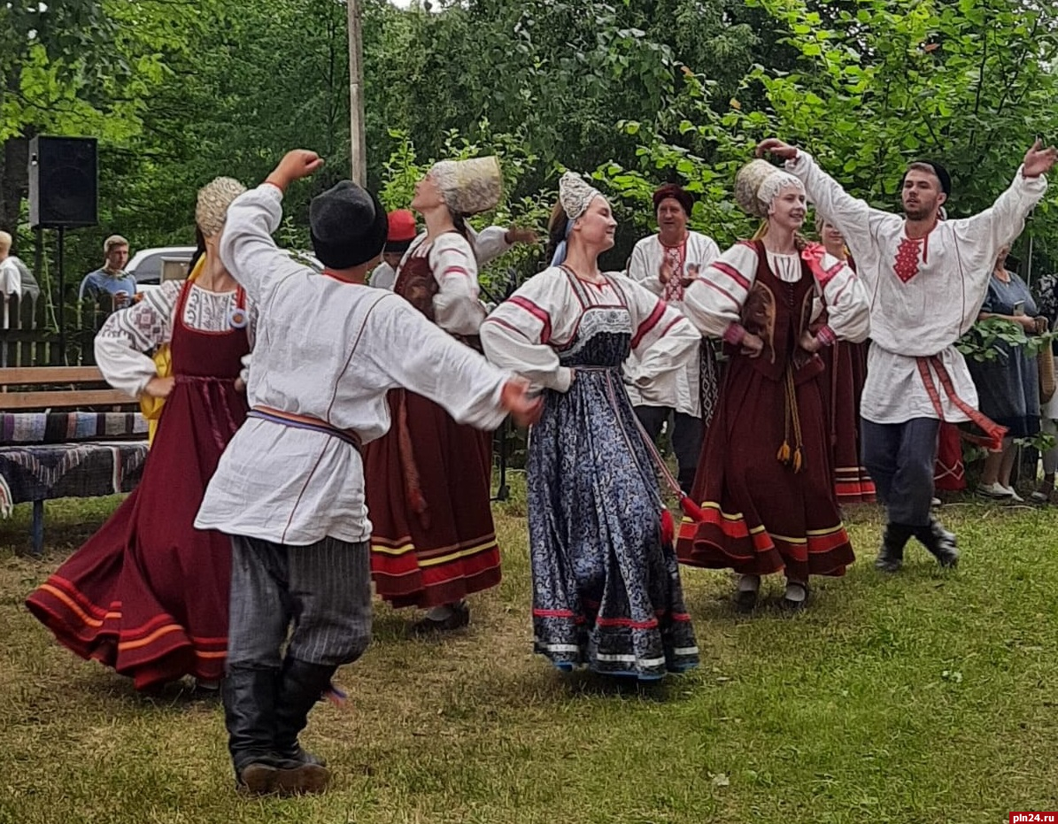 Хоровой фестиваль «Лейся, песня» состоялся в Гдовском районе : Псковская  Лента Новостей / ПЛН