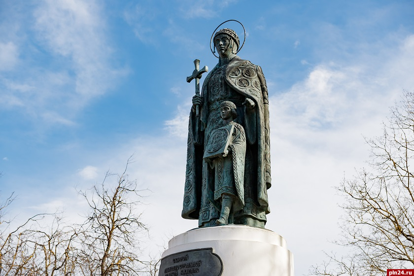 Памятник князю в киеве