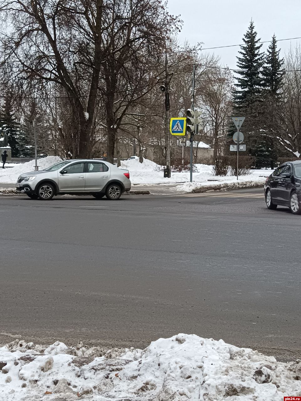 Светофоры не работают в Летнем саду Пскова : Псковская Лента Новостей / ПЛН