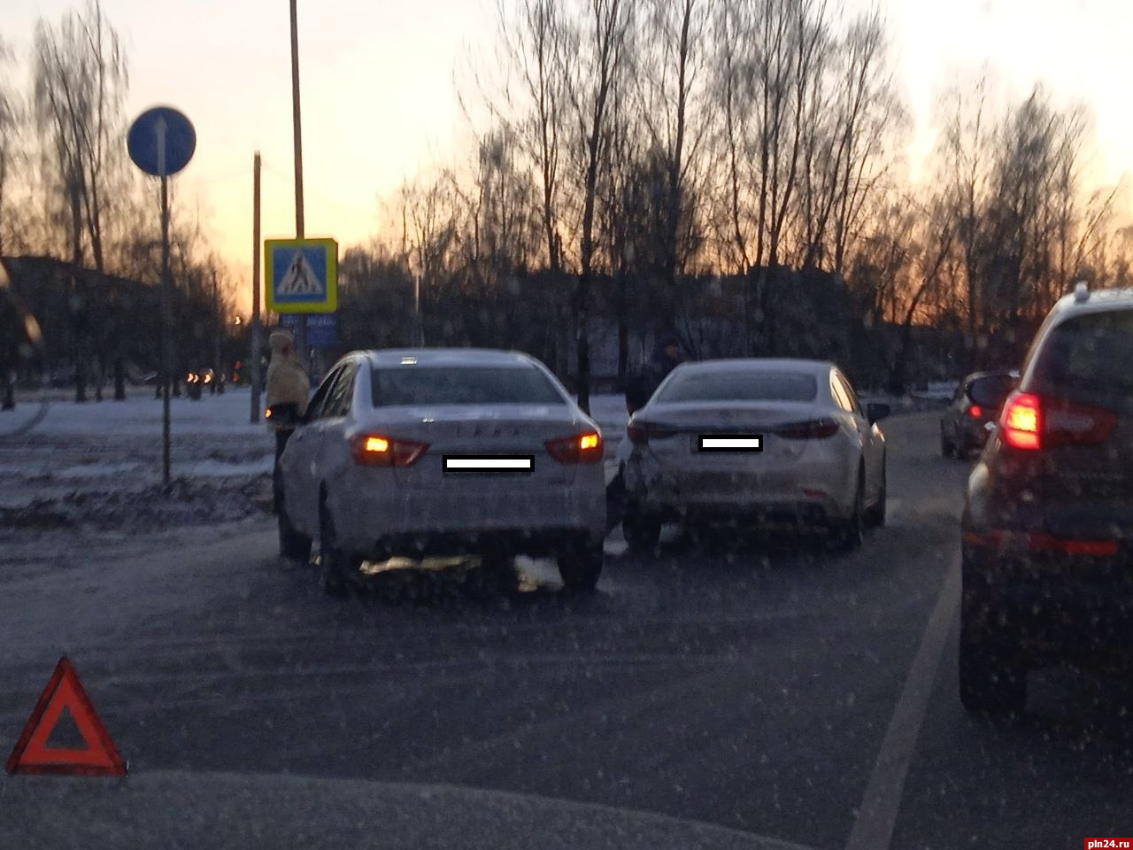 Lada и Mazda столкнулись на Запсковье : Псковская Лента Новостей / ПЛН