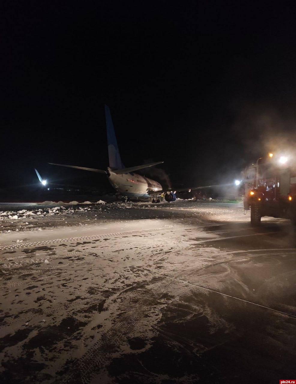 Самолёт застрял в снегу перед вылетом из аэропорта Перми : Псковская Лента  Новостей / ПЛН