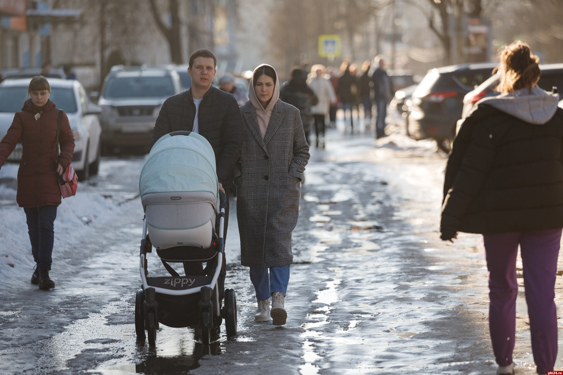 Псковички оценили идею брать декрет в первом триместре беременности :  Псковская Лента Новостей / ПЛН