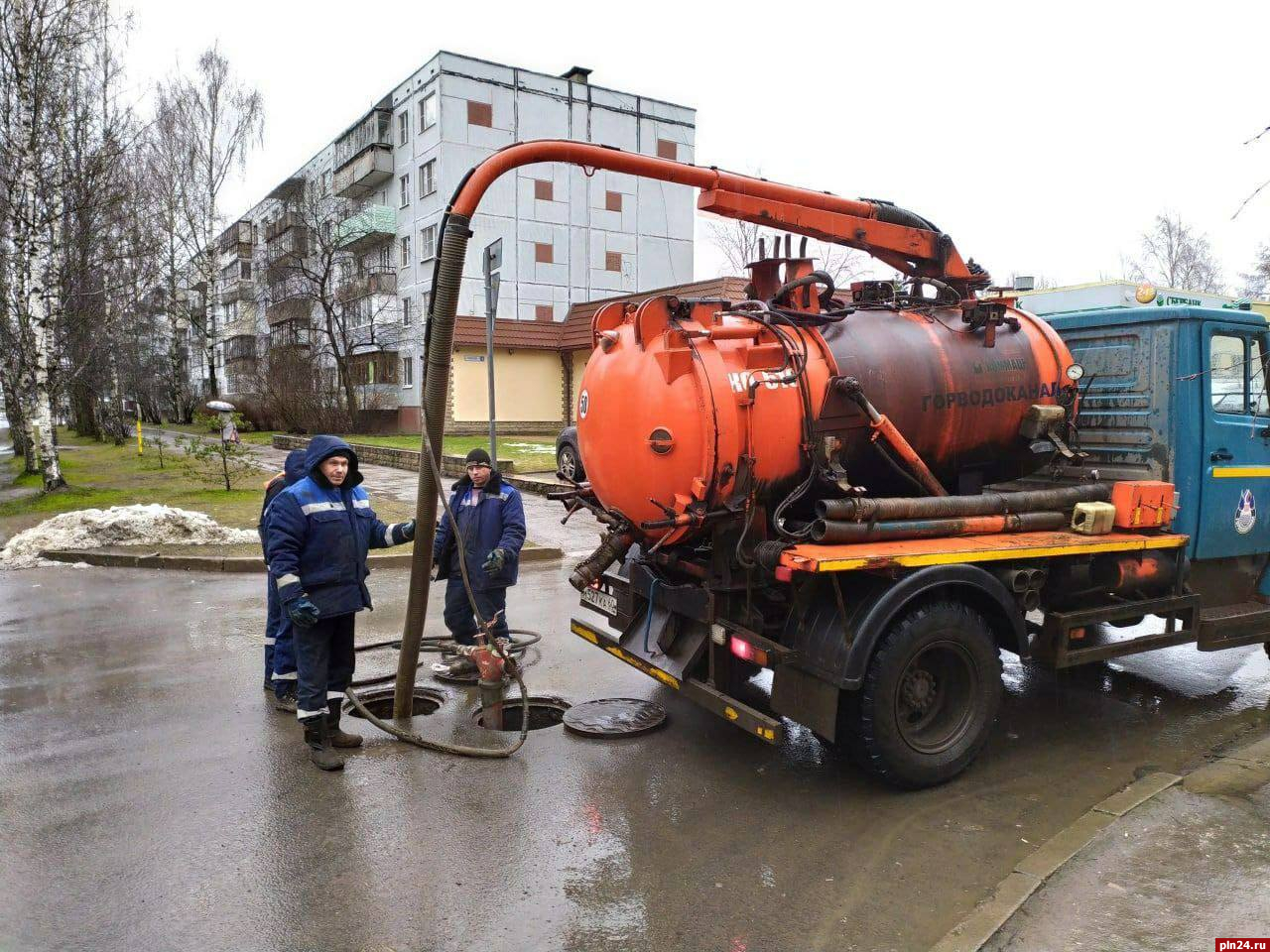 Установлена причина подтопления подвалов домов на улице Текстильной в  Пскове : Псковская Лента Новостей / ПЛН