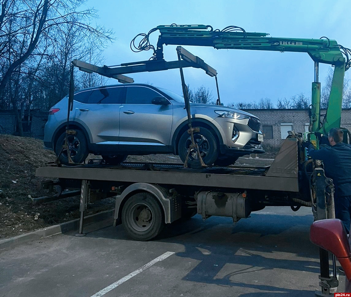 Приставы за несколько часов арестовали в Пскове почти 80 автомобилей  должников : Псковская Лента Новостей / ПЛН