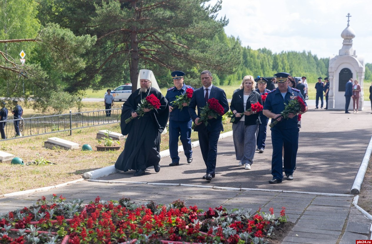 Останки 188 погибших в ходе Великой Отечественной войны перезахоронили у  мемориала в Жидиловом Бору : Псковская Лента Новостей / ПЛН