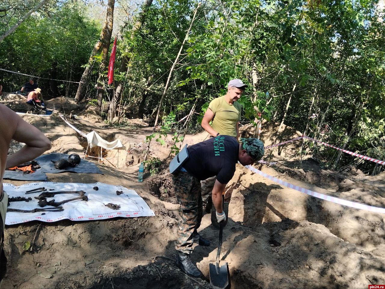 Судебные приставы из Пскова приняли участие в Вахте Памяти в Волгоградской  области