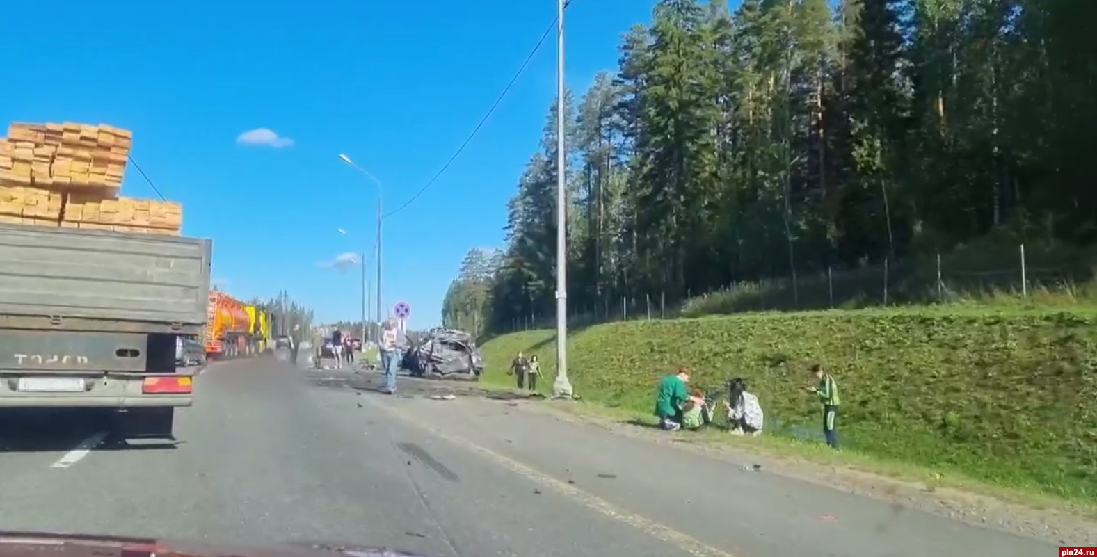 Велосипед врезался в дерево