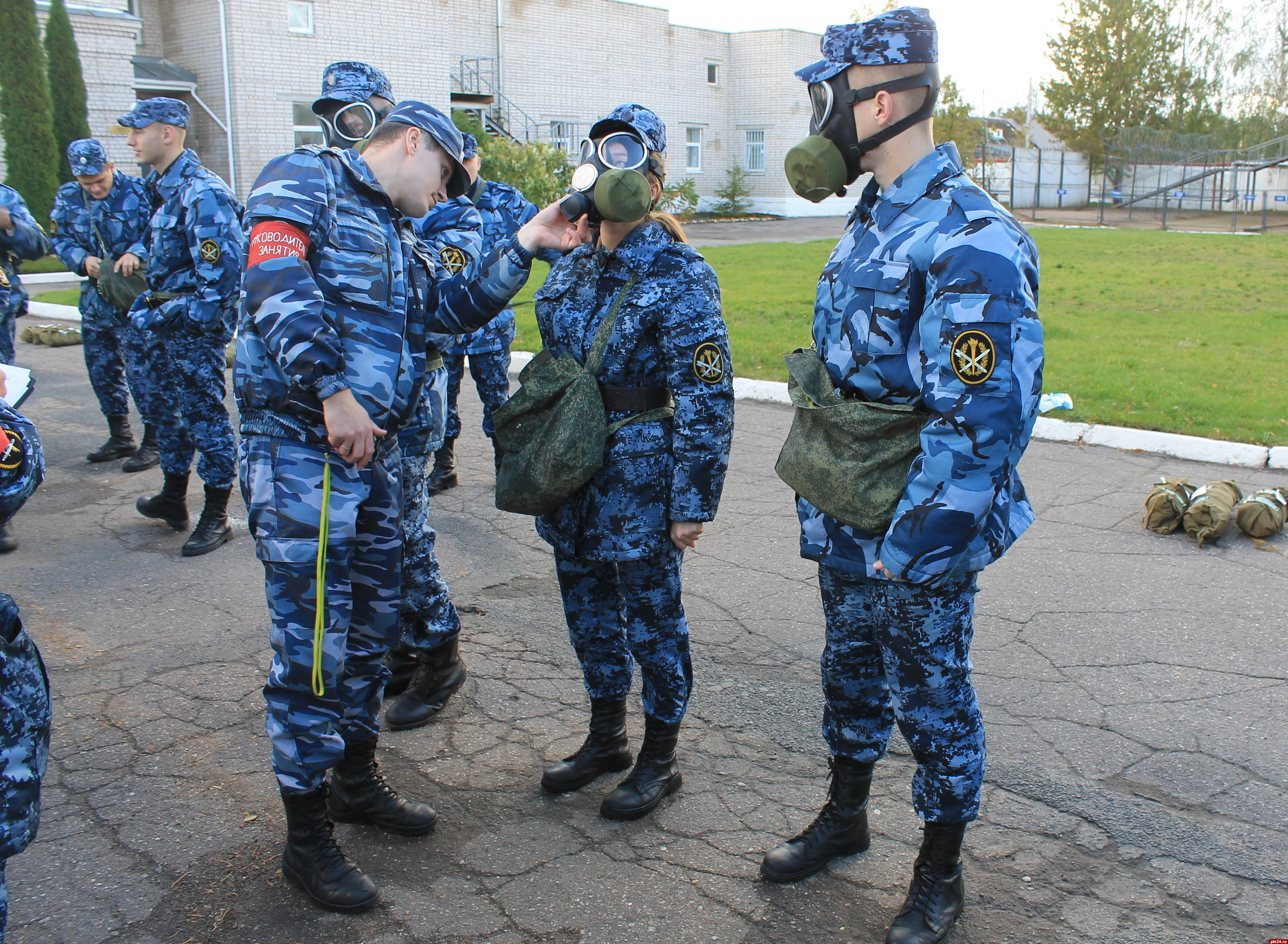 Псковские курсанты приняли участие в военно-прикладных соревнованиях