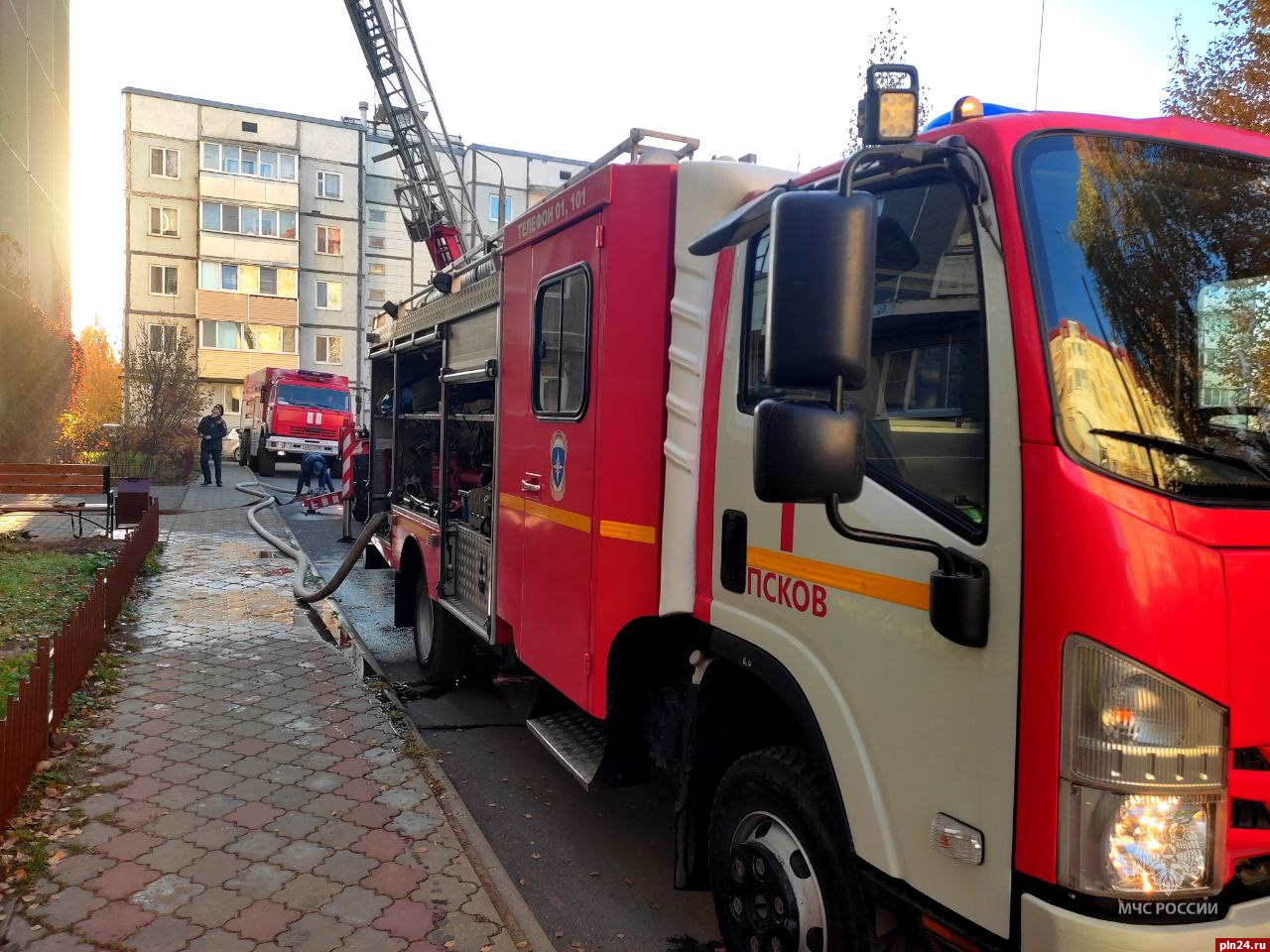 10 человек эвакуировали из многоэтажки на улице Ижорского Батальона в Пскове  : Псковская Лента Новостей / ПЛН