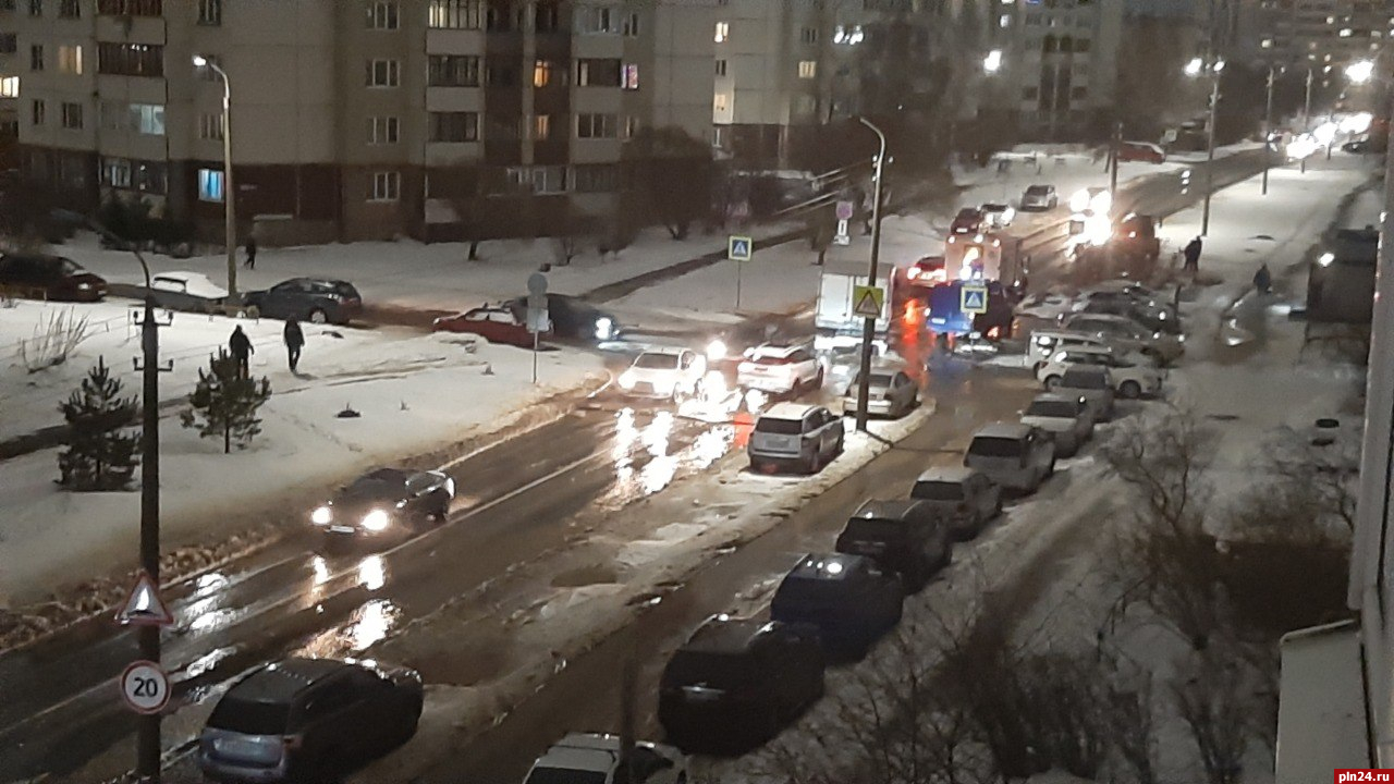 Авария на водопроводе произошла на улице Байкова в Пскове : Псковская Лента  Новостей / ПЛН