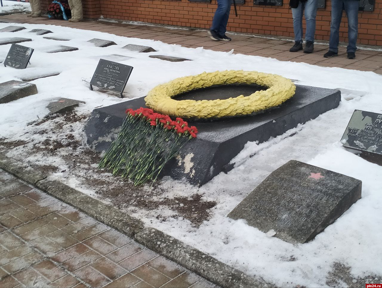 Память Алии Молдагуловой почтили в Новосокольническом районе : Псковская  Лента Новостей / ПЛН