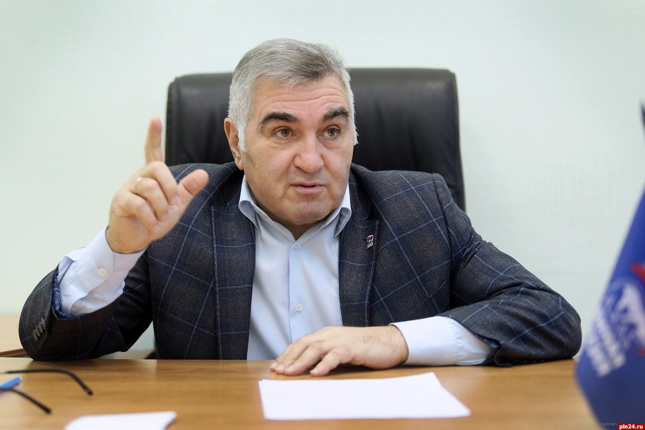 "Единоросс" Мнацаканян неубедительно отмазывается от призывов к убийствам оппозиционеров