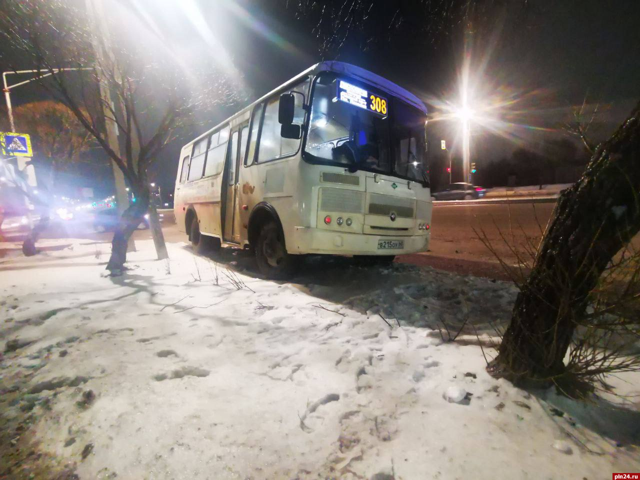 Ещё два ДТП с участием автобусов произошло в Псковской области : Псковская  Лента Новостей / ПЛН