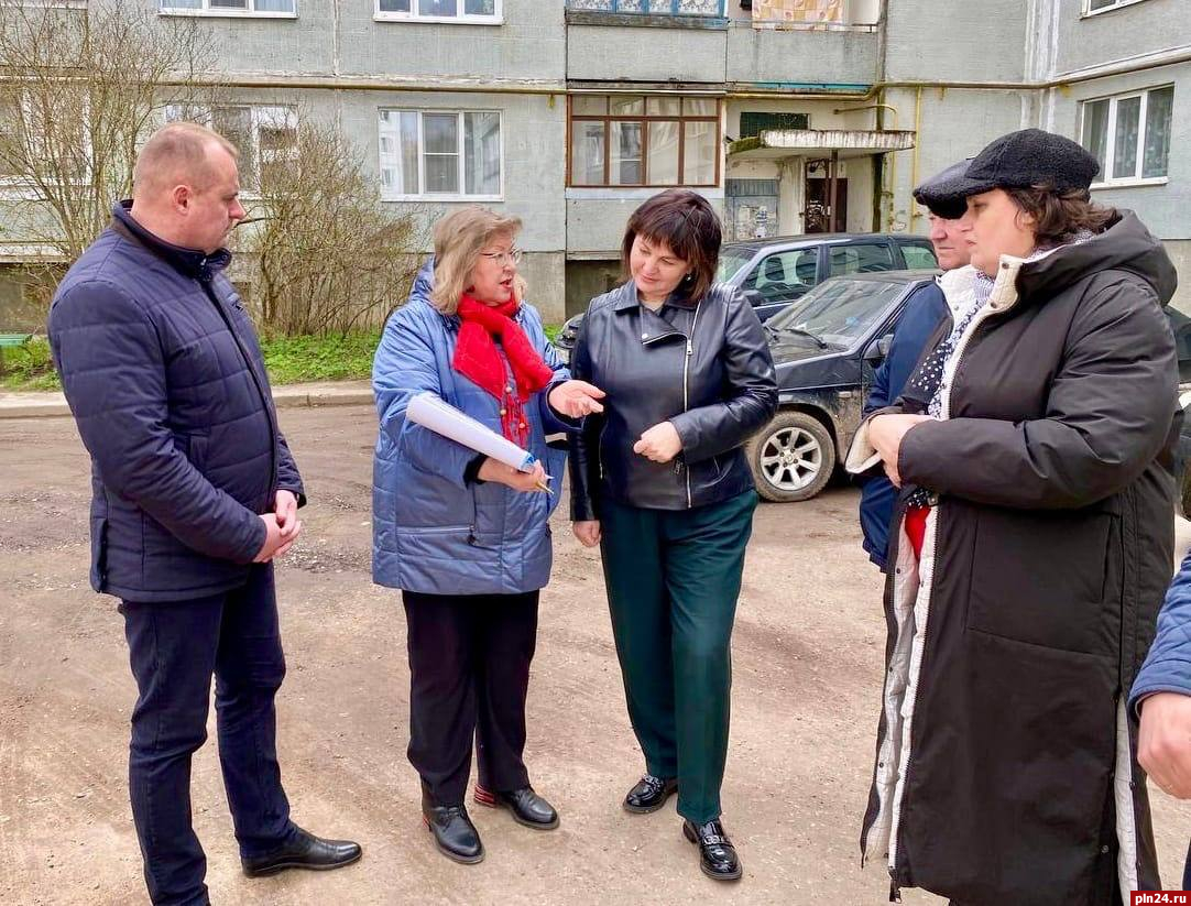 Благоустройство общественной территории начали в псковской деревне Соловьи  : Псковская Лента Новостей / ПЛН