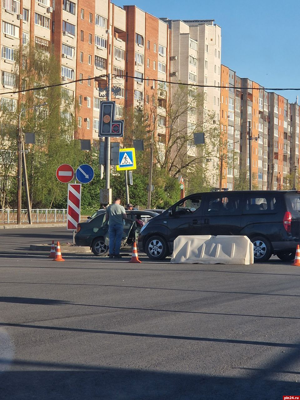 Два автомобиля столкнулись на Завеличье : Псковская Лента Новостей / ПЛН