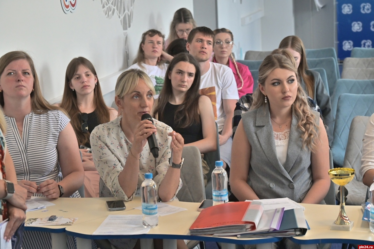 Студентом года» в Великих Луках стала представительница ВЛГАФК : Псковская  Лента Новостей / ПЛН