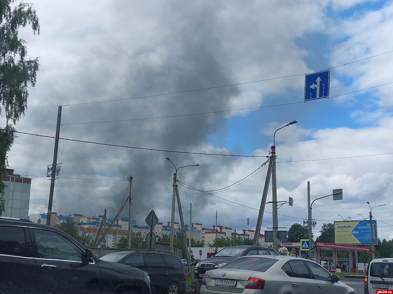 Автомобильные шины загорелись в Гаражном проезде в Пскове : Псковская Лента  Новостей / ПЛН